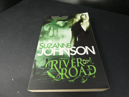 River Road by Suzanne Johnson (English Print )(Paperback, 2012) plus Free Post