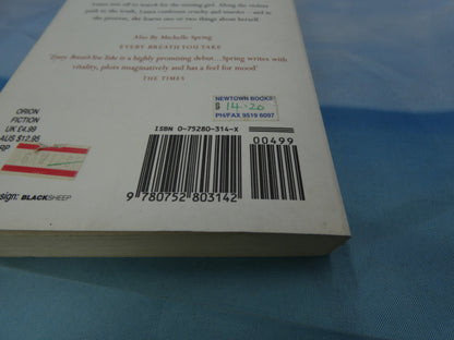 Running For Shelter (A Laura Principal mystery)-Michelle Spring + Free Postage
