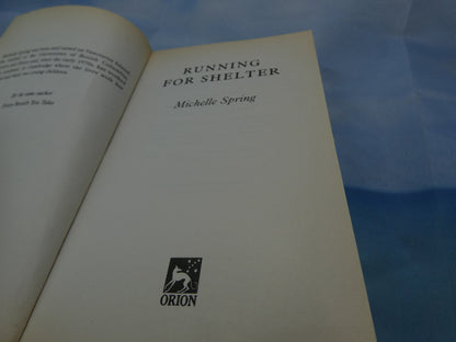 Running For Shelter (A Laura Principal mystery)-Michelle Spring + Free Postage